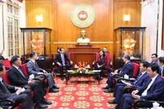 At the meeting between Bui Thi Minh Hoai, President of the Vietnam Fatherland Front (VFF) Central Committee, and Chinese Ambassador to Vietnam He Wei on December 4. (Photo: VNA)