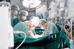 Hanoi-based Thanh Nhan Hospital successfully performs its first organ retrieval from a brain-dead donor, with support and technology transfer from Vietnam-Germany Friendship Hospital, on December 7, 2024. (Photo: VNA)