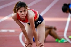 Vietnamese runner Nguyen Khanh Linh win a gold in the women's 1.500m event at the Thailand Open Track & Field Championships 2025 on June 22 in Pathumthani. (Photo: Vietnam Sports Team)