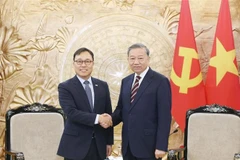 Party General Secretary To Lam (right) and RoK Ambassador to Vietnam Choi Young-sam (Photo: VNA)