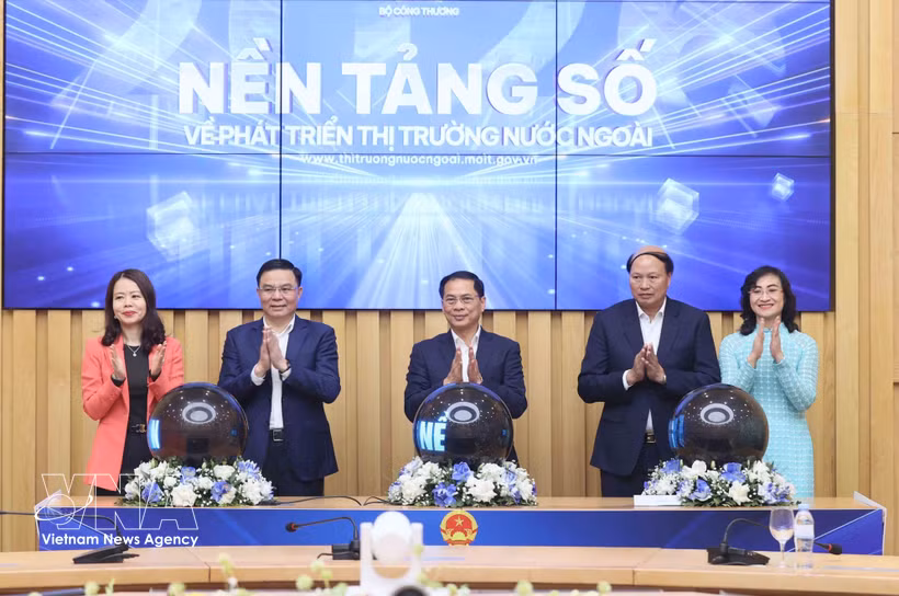 Delegates at the launching ceremony (Photo: VNA)