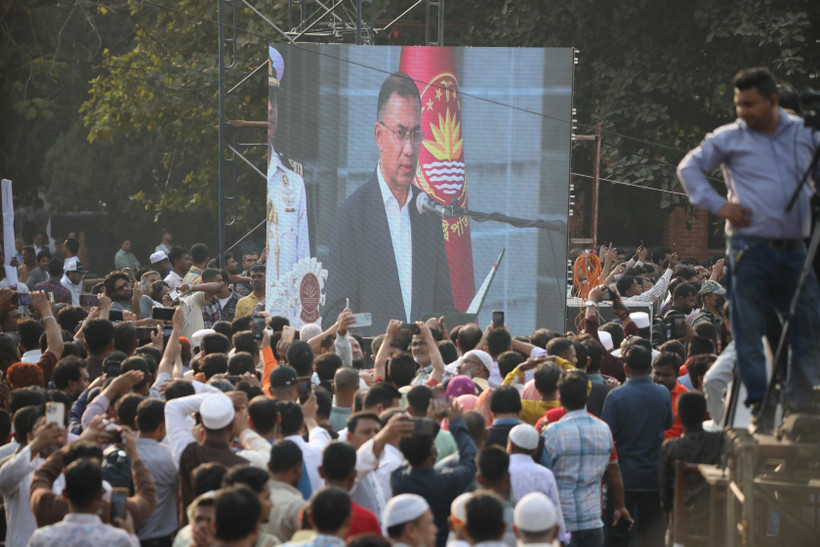 Bangladesh Prime Minister Tarique Rahman takes the oath of office in Dhaka on February 17, 2026. (Photo: Xinhua/VNA)