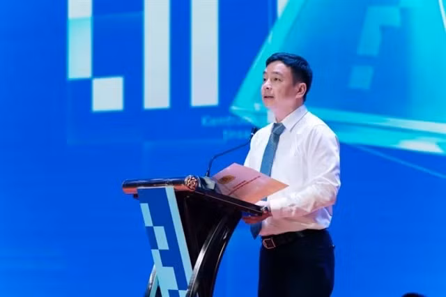 Lieutenant General Le Xuan Minh, director of the Department of Cybersecurity and High-Tech Crime Prevention, speaks at the event on Friday in Hanoi (Photo: VNA) 