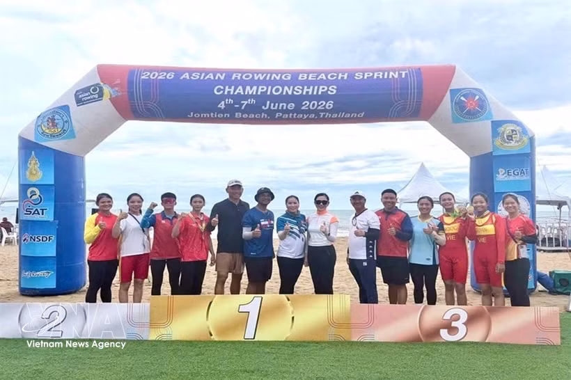 Vietnam claim two golds at Asian beach rowing championships (Photo: VNA)