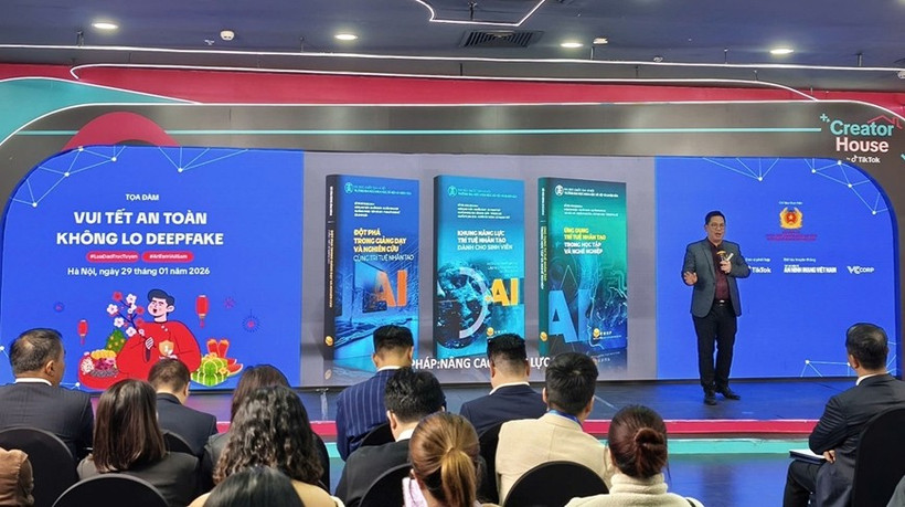 Delegates at the seminar "Safe Tet- No worries about Deepfake". (Photo: VNA)