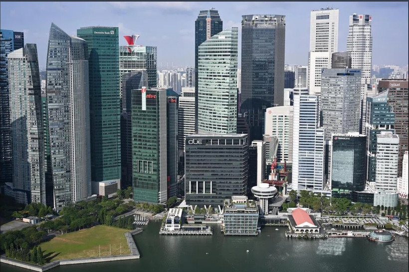 Singapore's economic outlook was raised after growth surged 6.9% in the fourth quarter of 2025 amid an AI investment boom. (Photo: straitstimes.com) 