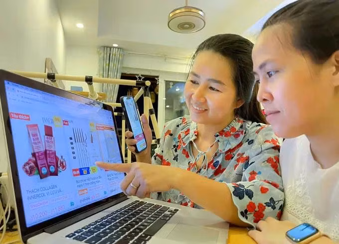 Shopping via Co.op Online is becoming increasingly popular among consumers. (Photo: sggp.org.vn) 