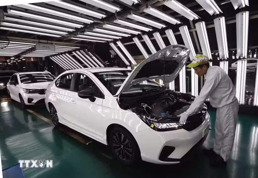 Automobile production at the Honda Vietnam plant in Vinh Phuc ward, Phu Tho province. (Photo: VNA)
