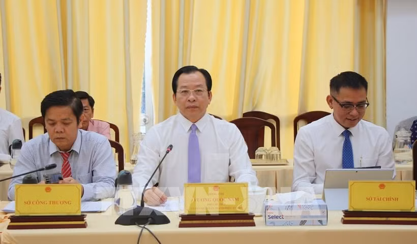 Vice Chairman of the municipal People’s Committee Vuong Quoc Nam at the meeting. (Photo: VNA)