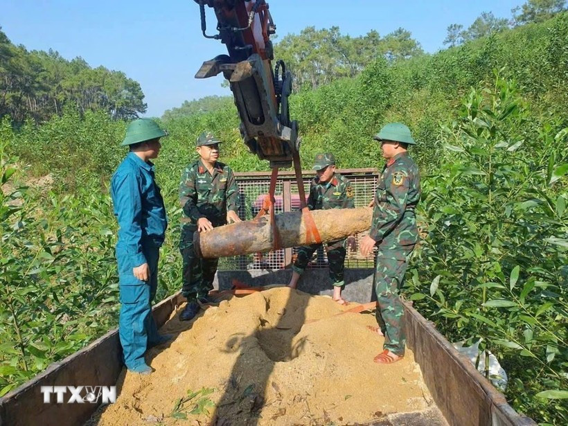 Nghe An neutralises 350kg unexploded wartime bomb (Photo: VNA)