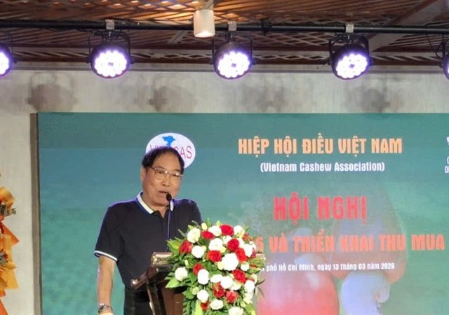 Pham Van Cong, Chairman of the Vietnam Cashew Association, speaks in a conference reviewing the industry’s 2025 performance and deploying procurement plans for 2026 in HCM City on March 13. (Photo: VNA) 
