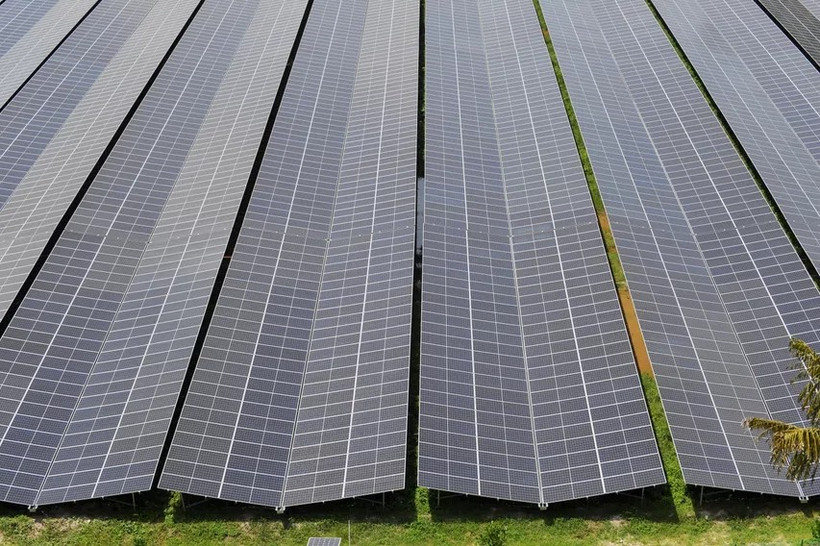 Singapore's new floating solar farm is expected to be able to produce 141 megawatt-peak (MWp) of clean energy, (Photo:businesstimes.com.sg)