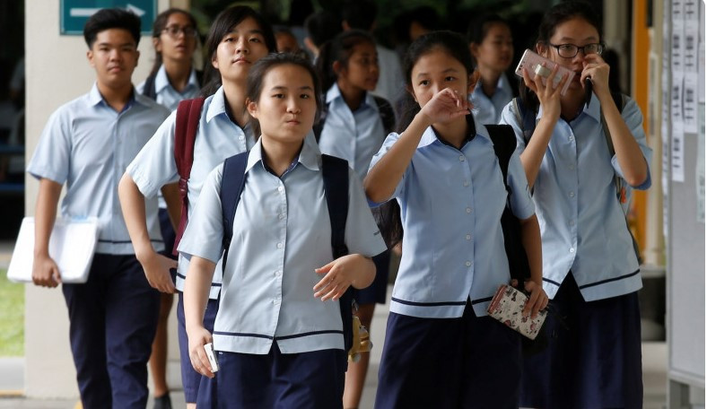 Students walk to classes at a secondary school in Singapore. (Photo: Reuters.com 
