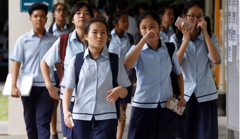 Students walk to classes at a secondary school in Singapore. (Photo: Reuters.com 