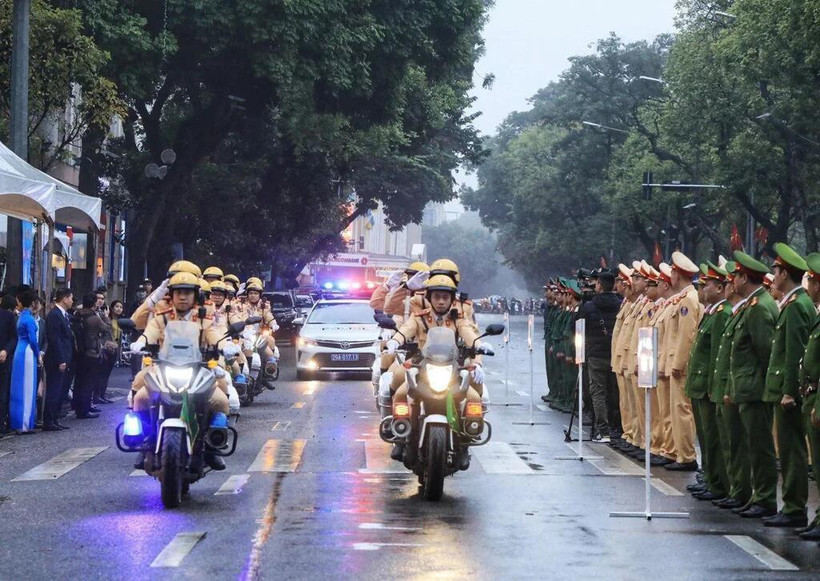 PM Pham Minh Chinh issues an official dispatch, asking ministries and sectors to take critical steps to strengthen road safety regulations. (Photo: VNA)