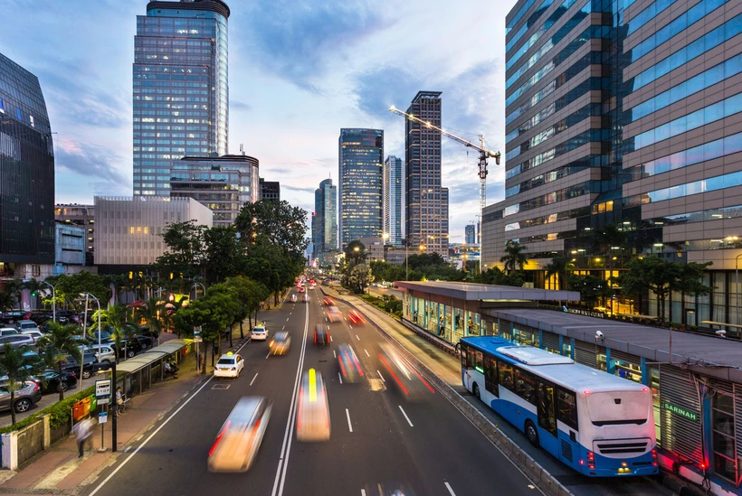 Vehicles passing through Jl. MH Thamrin, one of the main thoroughfare in the capital city of Jakarta. (Photo: thejakartapost.com) 