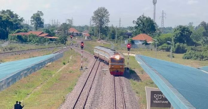 At Khamsavath train station (Photo: Pathet Lao Daily)