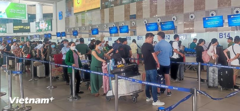Airfares have become more expensive due to a hike in fuel costs, fluctuations of exchange rates, and a shortage of aircraft. (Photo: VietnamPlus)