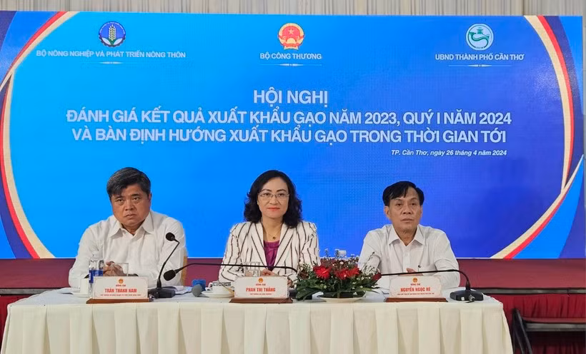 Delegates at a conference to evaluate rice export results in 2023 and the first quarter of 2024, in Can Tho on April 26. (Photo: VietnamPlus)