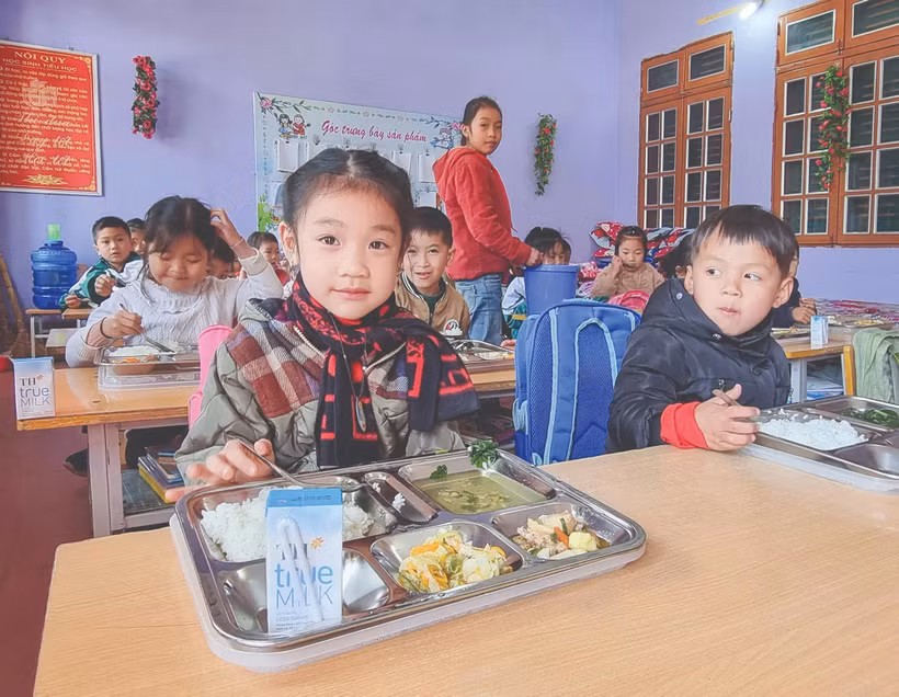 Vietnam promotes law on school nutrition for children’s physical development (Photo: VietnamPlus)