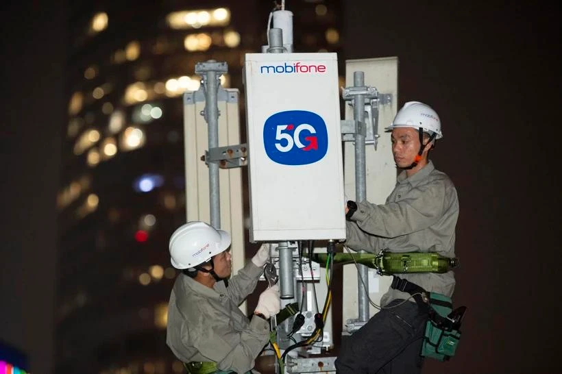 Mobile operators dialing in nationwide 5G services (Photo: VietnamPlus)