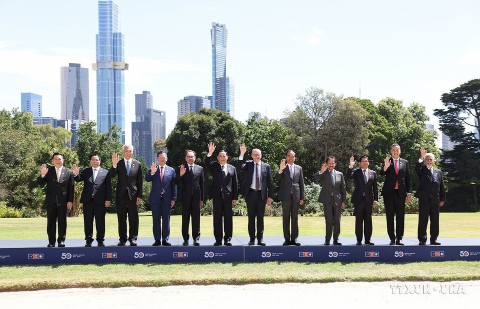 Australian Prime Minister Anthony Albanese and ASEAN heads of delegations and Secretary-General at the special session marking the 50th anniversary of ASEAN-Australia relations in Melbourne on March 6, 2024. (Photo: VNA)