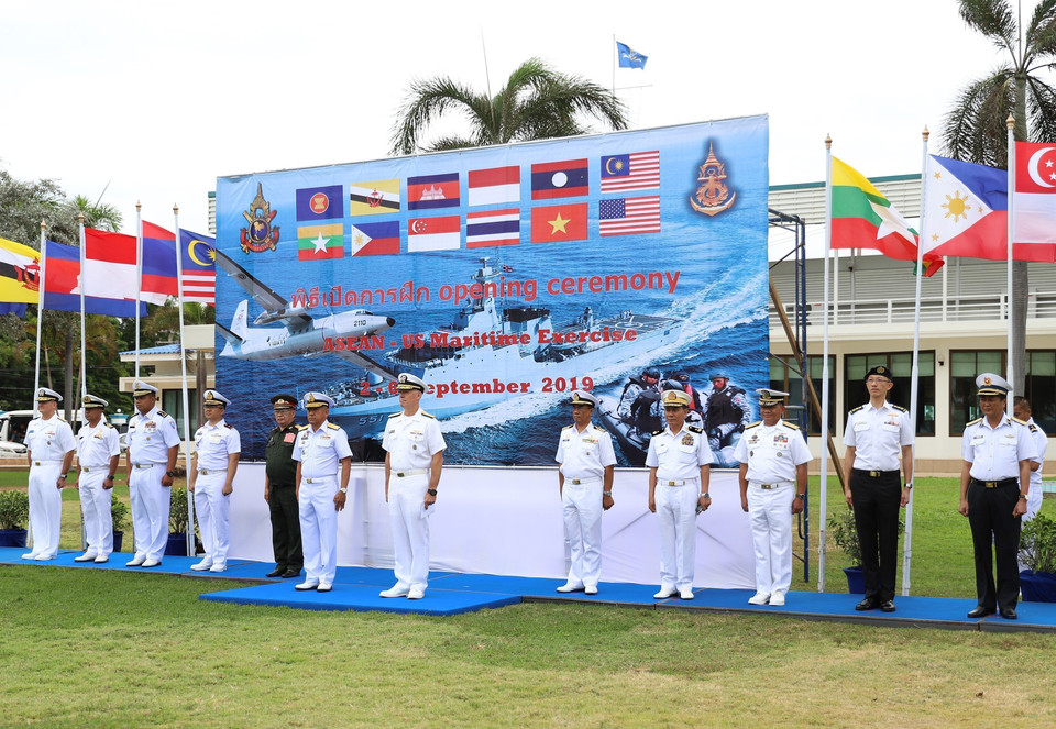The first joint naval exercise between the US Navy and the ASEAN navies (AUMX) opens at the Sattahip naval base, Thailand in 2019. (Photo: VNA)