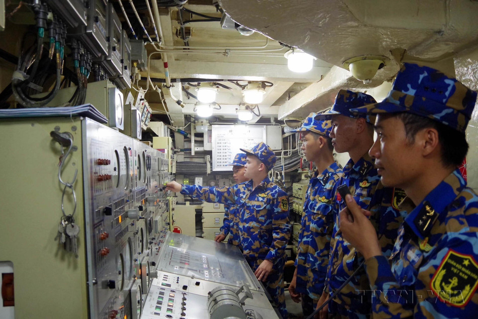 Sailors of Naval Zone 2 stand ready to fight in any situation. (Photo: VNA)