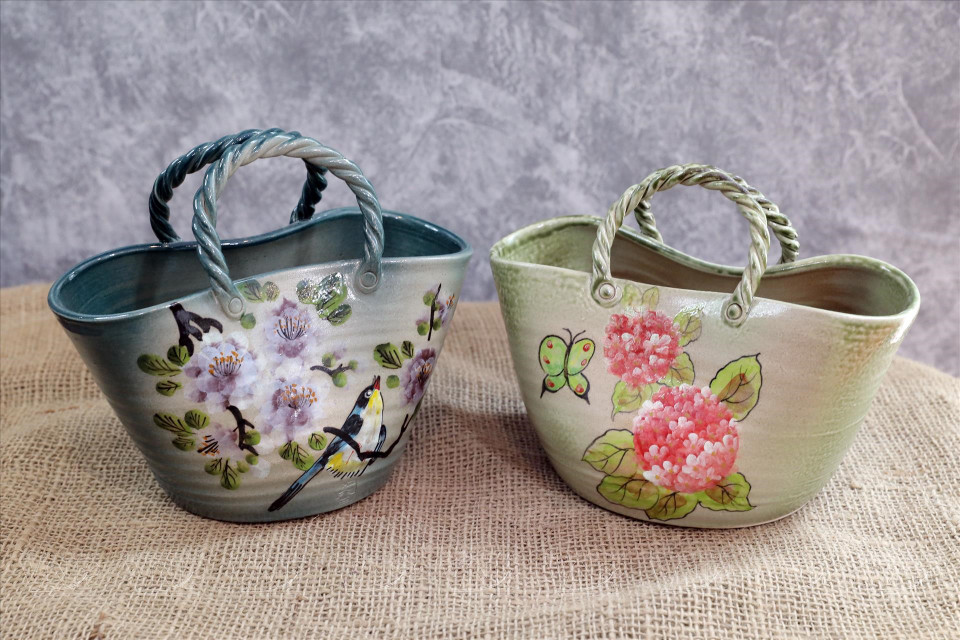 Baskets feature lightweight, elegant ceramics. (Photo: VNP/VNA)