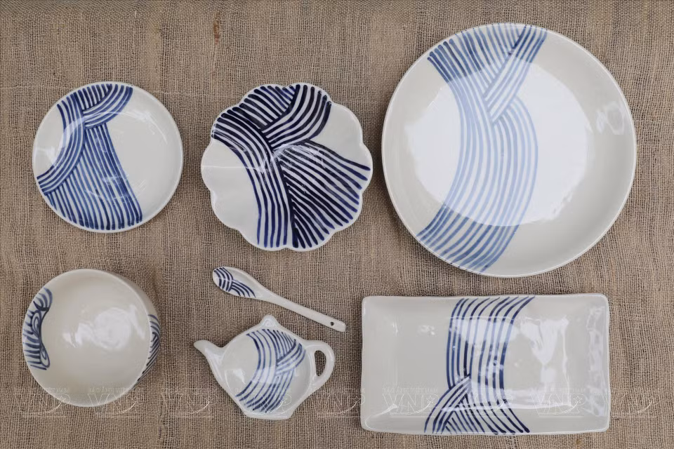 GAIA ceramics feature elegant colour palettes. (Photo: VNP/VNA)