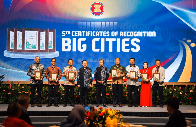 Hai Phong city is honoured at the 5th Certificate of Recognition (COR) ceremony. (Photo: VNA)