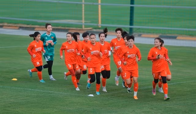 Vietnamese women's players are training in Hanoi for international tournaments in 2025. Vietnam will host the regional ASEAN Women’s MSIG Serenity Cup 2025 in August. (Photo: VFF)