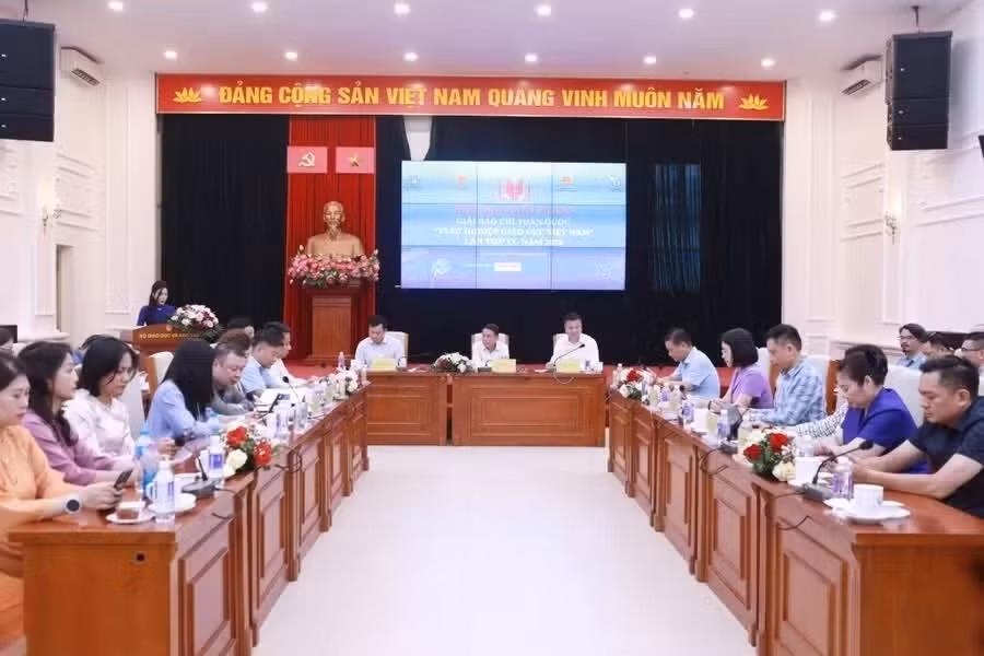 giai-vi-su-nghiep-giao-duc-2jpg.jpg