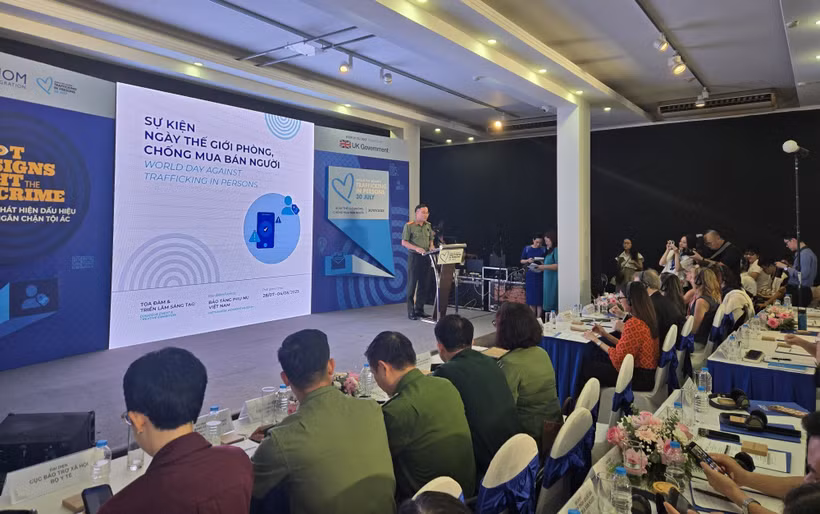 Colonel Le Hoang Duong from the Ministry of Public Security delivers the opening remarks at the event. (Photo: VNA)