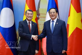 Vietnamese Prime Minister meets with Lao National Assembly President