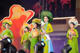 Ao Dai Festival lights up Hai Phong with pride and tradition
