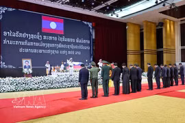National Assembly President Tran Thanh Man pays tribute to Lao counterpart Xaysomphone Phomvihane
