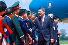 Prime Minister begins official visit to Laos