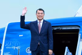 Prime Minister Le Minh Hung and a high-ranking Vietnamese delegation leaves Hanoi on October 8 for official visits to Laos and Cambodia. (Photo: VNA)