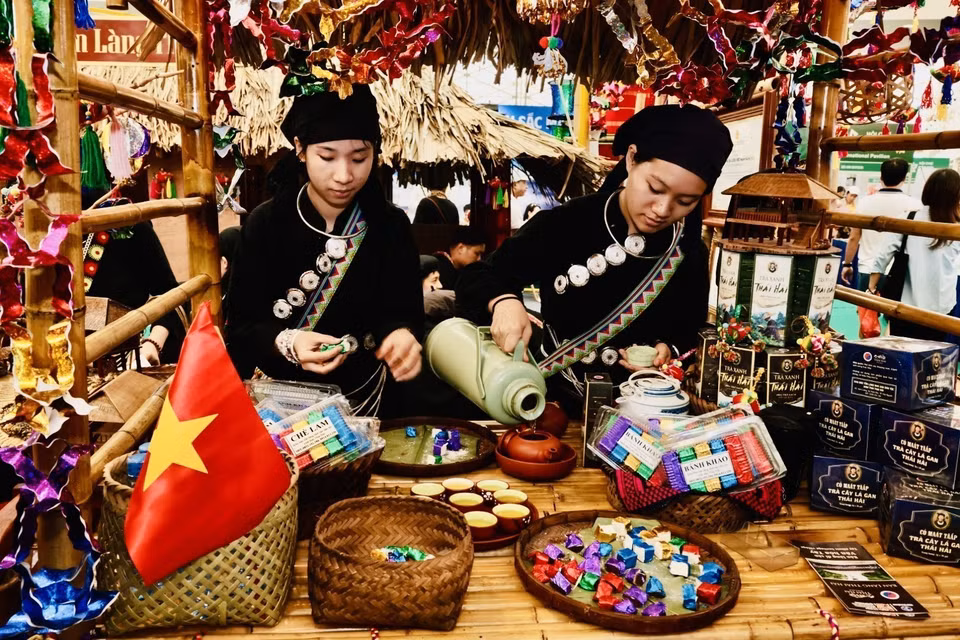 A diverse collection of tea products from Tuyen Quang showcased at the fair. (Photo: VNA)