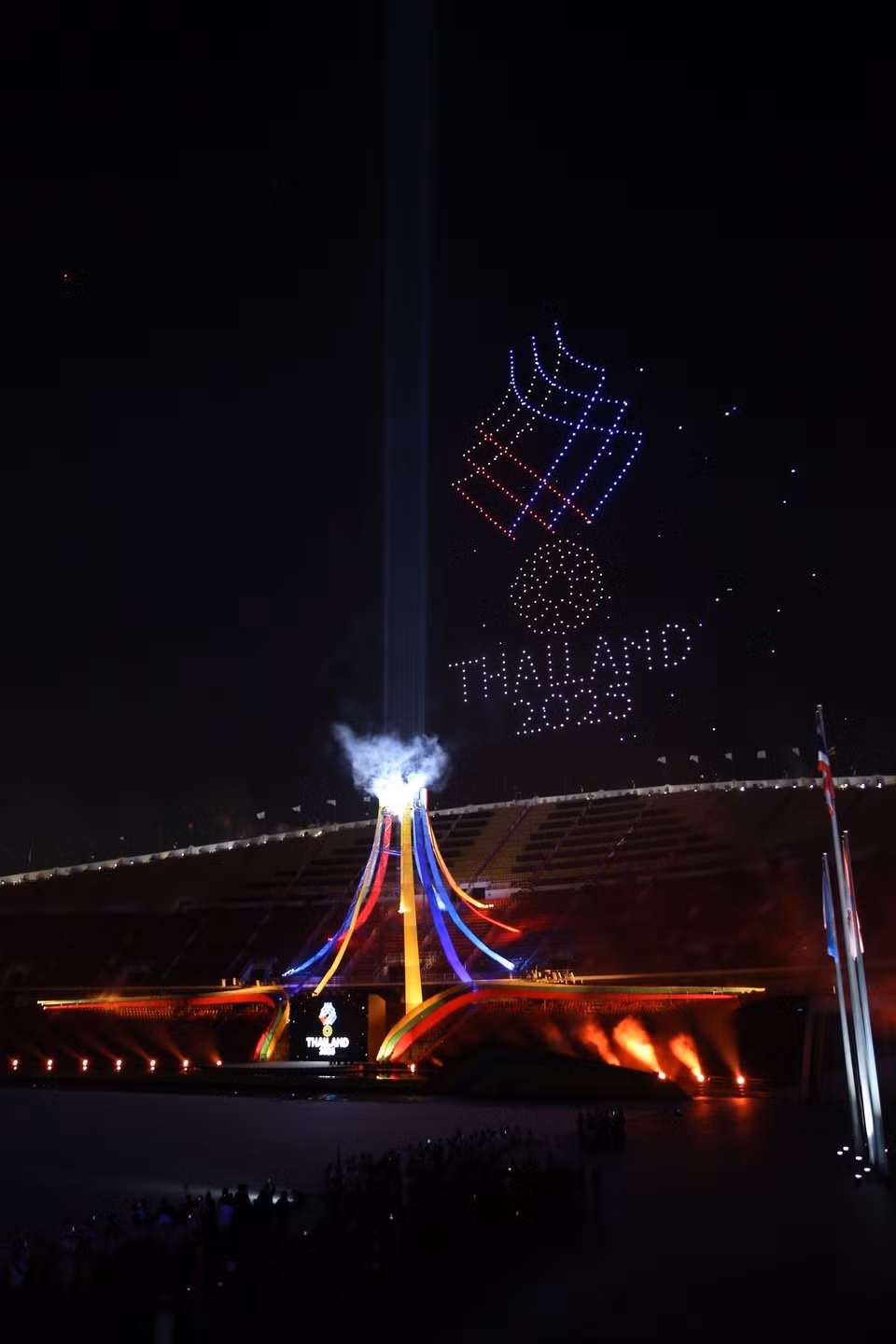 The torch is lit at the Opening Ceremony of SEA Games 33. Photo: Minh Quyet – VNA Correspondent in Thailand