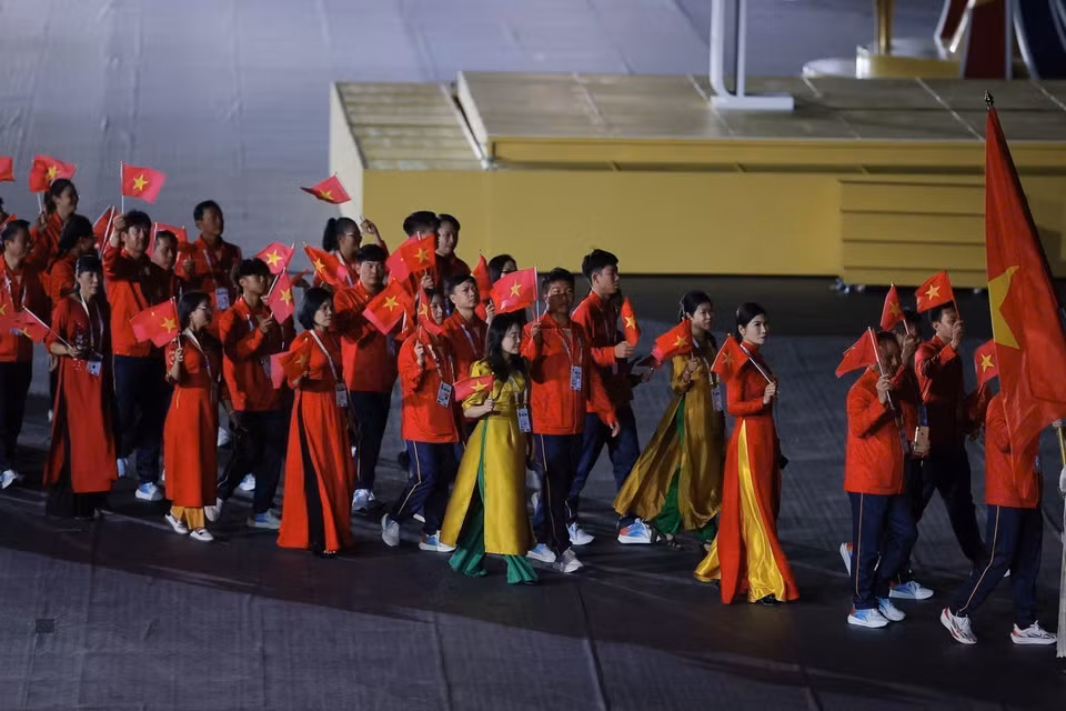 Vietnam’s sports delegation at the Opening Ceremony of SEA Games 33. Photo: Minh Quyet – VNA Correspondent in Thailand