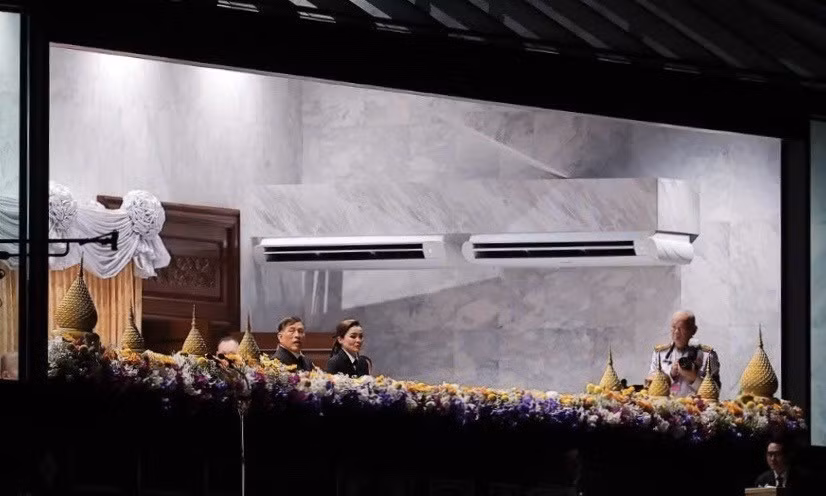 King Maha Vajiralongkorn Phra Vajiraklaochaoyuhua and the Queen of Thailand attend the Opening Ceremony of SEA Games 33. Photo: Minh Quyet – VNA Correspondent in Thailand