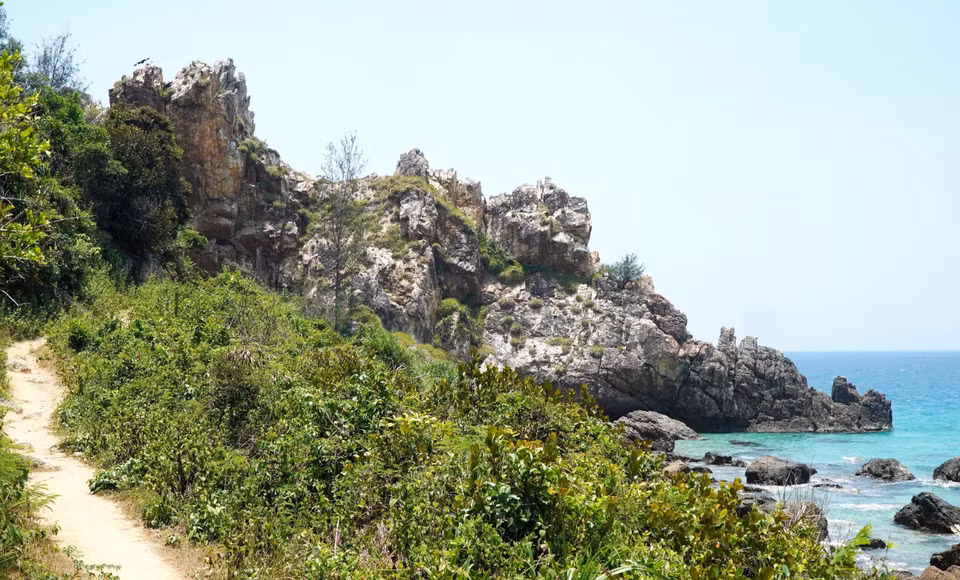 Vi Rong Cape still retains its wild and mysterious features. (Photo: VNA)
