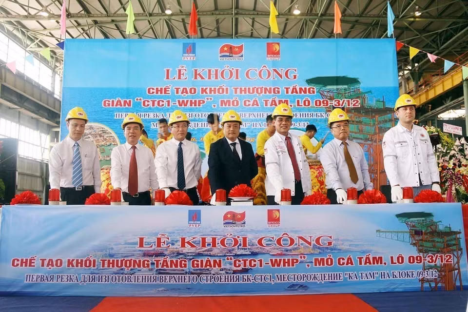 On March 23, 2018, three contractors including Vietsovpetro, PetroVietnam Exploration and Production Corporation (PVEP) and Bitexco Group start construction of the CTC1-WHP platform's upper structure in the project to exploit the Ca Tam oil field, block 09/3-12. (Photo: VNA)