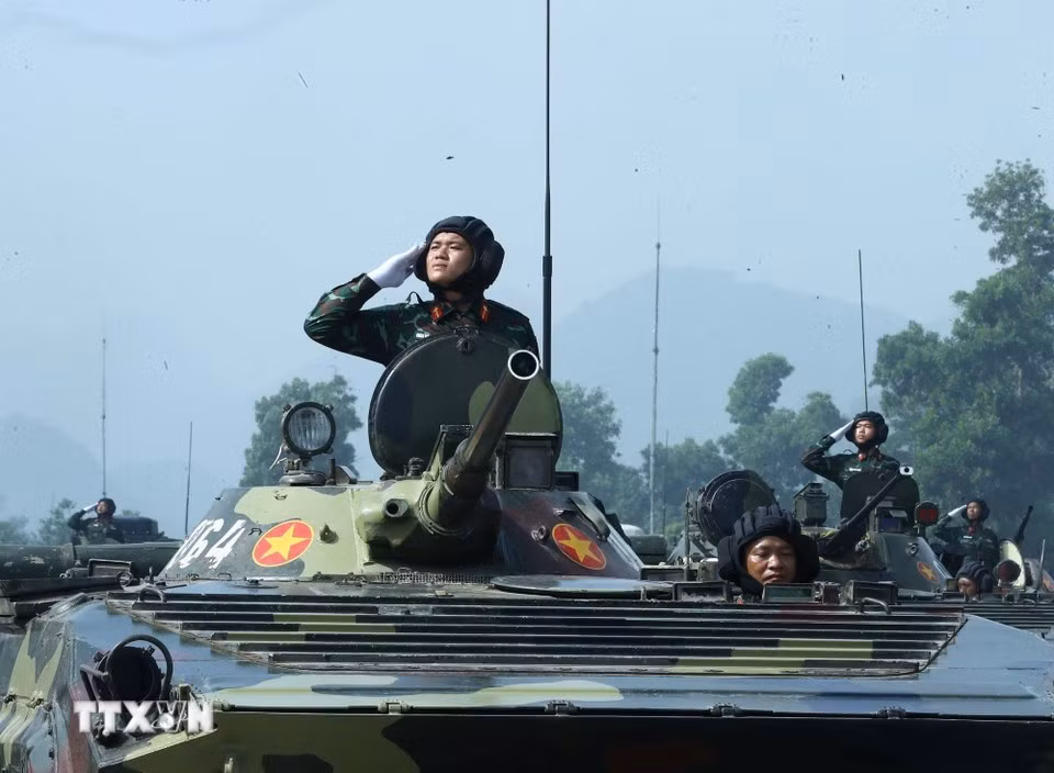 Armoured Corps in formation during the joint rehearsal. (Photo: VNA)