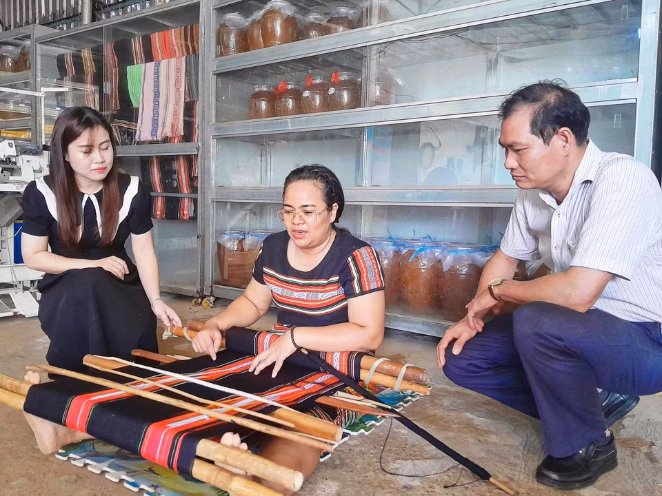 In 2024, the Ministry of Culture, Sports and Tourism recognized the traditional brocade weaving craft of the S’tieng people in Binh Phuoc province (now part of Dong Nai) as the national intangible cultural heritage. (Photo: VNA)
