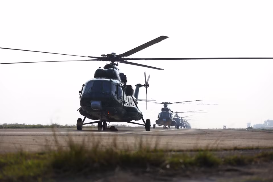 From early morning, all 10 helicopters gear up for the rehearsal. (Photo: VNA)