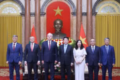 State President receives Chairman of Belarusian House of Representatives