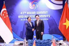 Vietnamese, Singaporean PMs hold second annual meeting